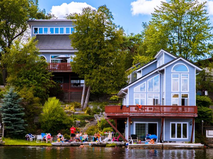 Executive cottage on Sturgeon Lake, Kawartha Lake region