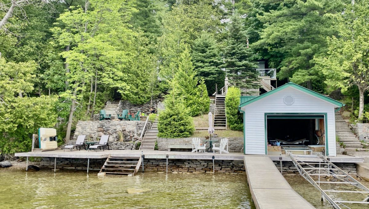 Lakeside Pines on Four Mile Lake Kawartha Cottage Vacations