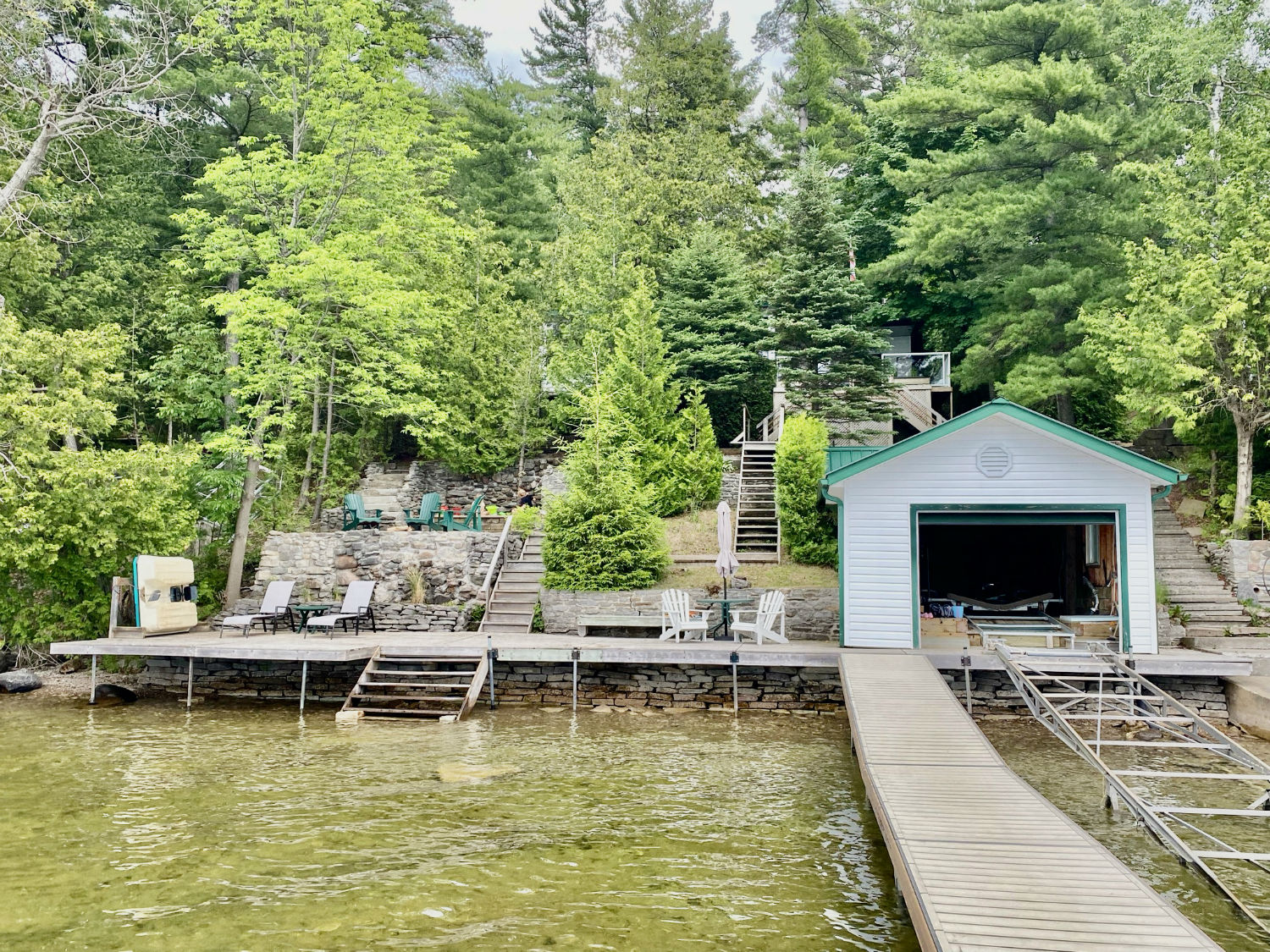 Lakeside Pines on Four Mile Lake Kawartha Cottage Vacations